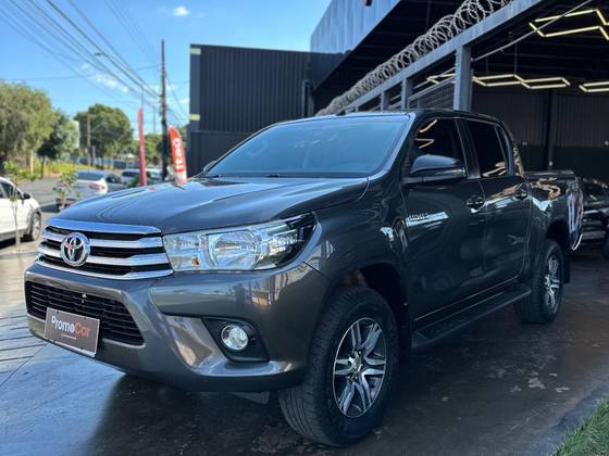TOYOTA HILUX 2.8 SR 4X4 CD 16V DIESEL 4P AUTOMÁTICO